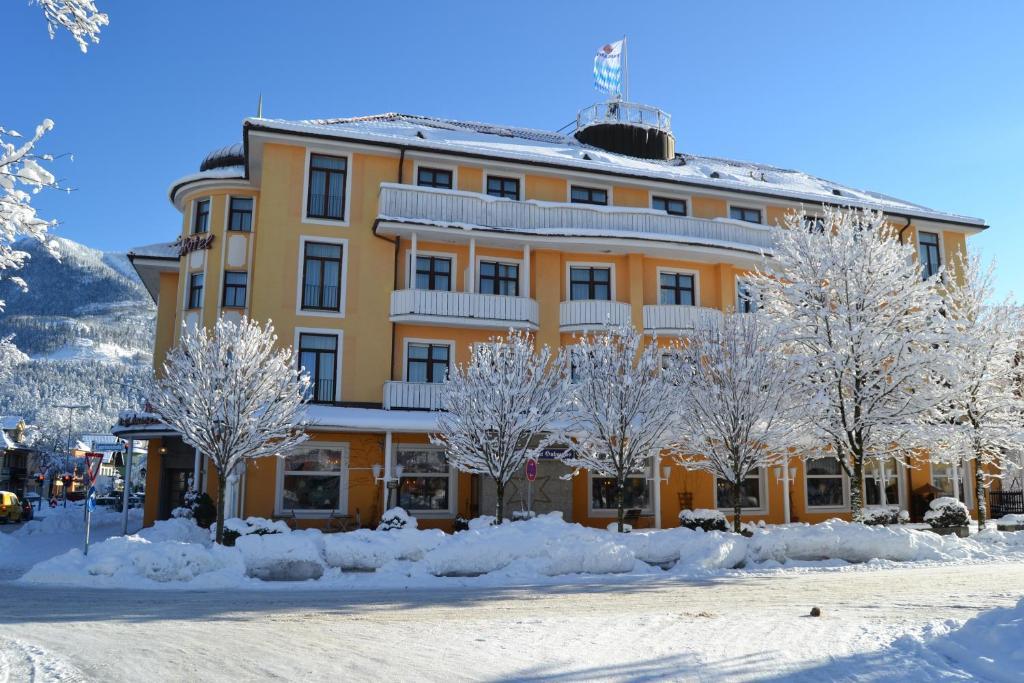 Hotel Vier Jahreszeiten Garmisch-Partenkirchen Exterior foto